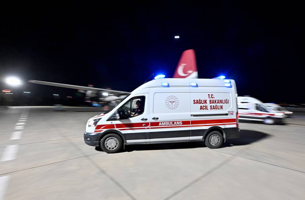 Hacda sağlık sorunları yaşayan 13 kişi Türkiye'ye getirildi 10
